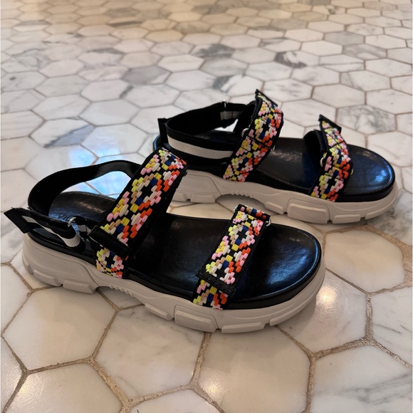 Villa Rouge Esco Sandals, Rainbow Multi/Blk-White, size 6.5 - Picture 4 of 5